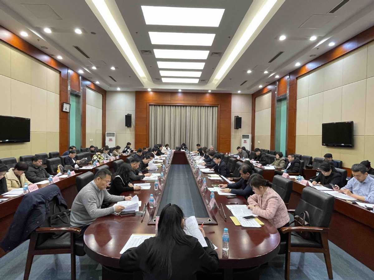 �ӱߴ�����ѩ��